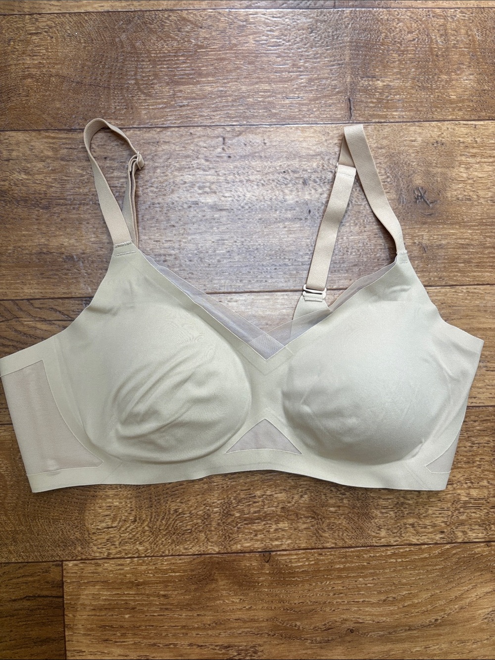 Honeylove Size Medium M CrossOver Mesh Wireless Seamless Bra Removable Pads
